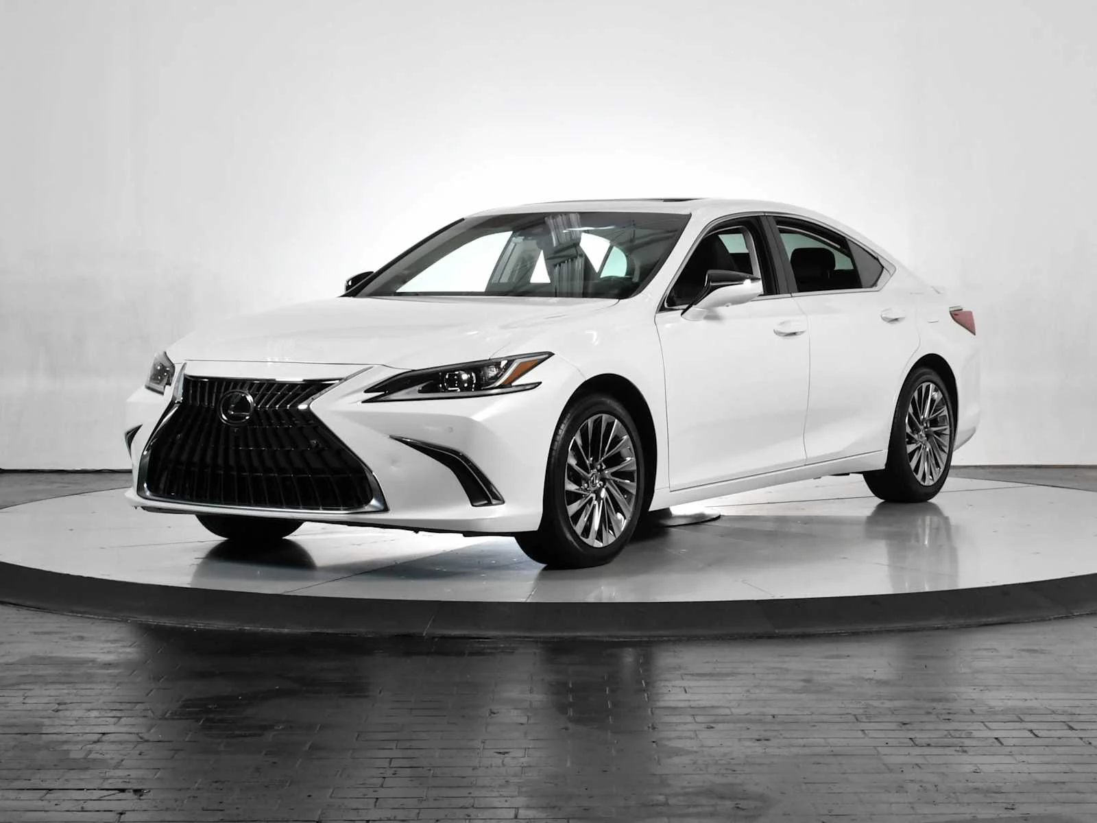 2025 Lexus ES 300h 300h Luxury's photo