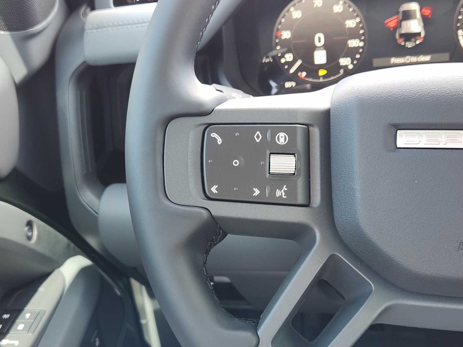 New 2026 Woolstone Green LAND ROVER X-Dynamic SE image 27