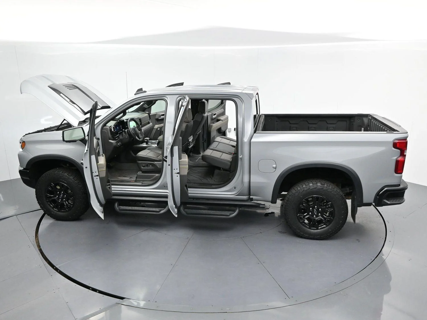 Used 2025 Slate Gray Metallic Chevrolet ZR2 image 44