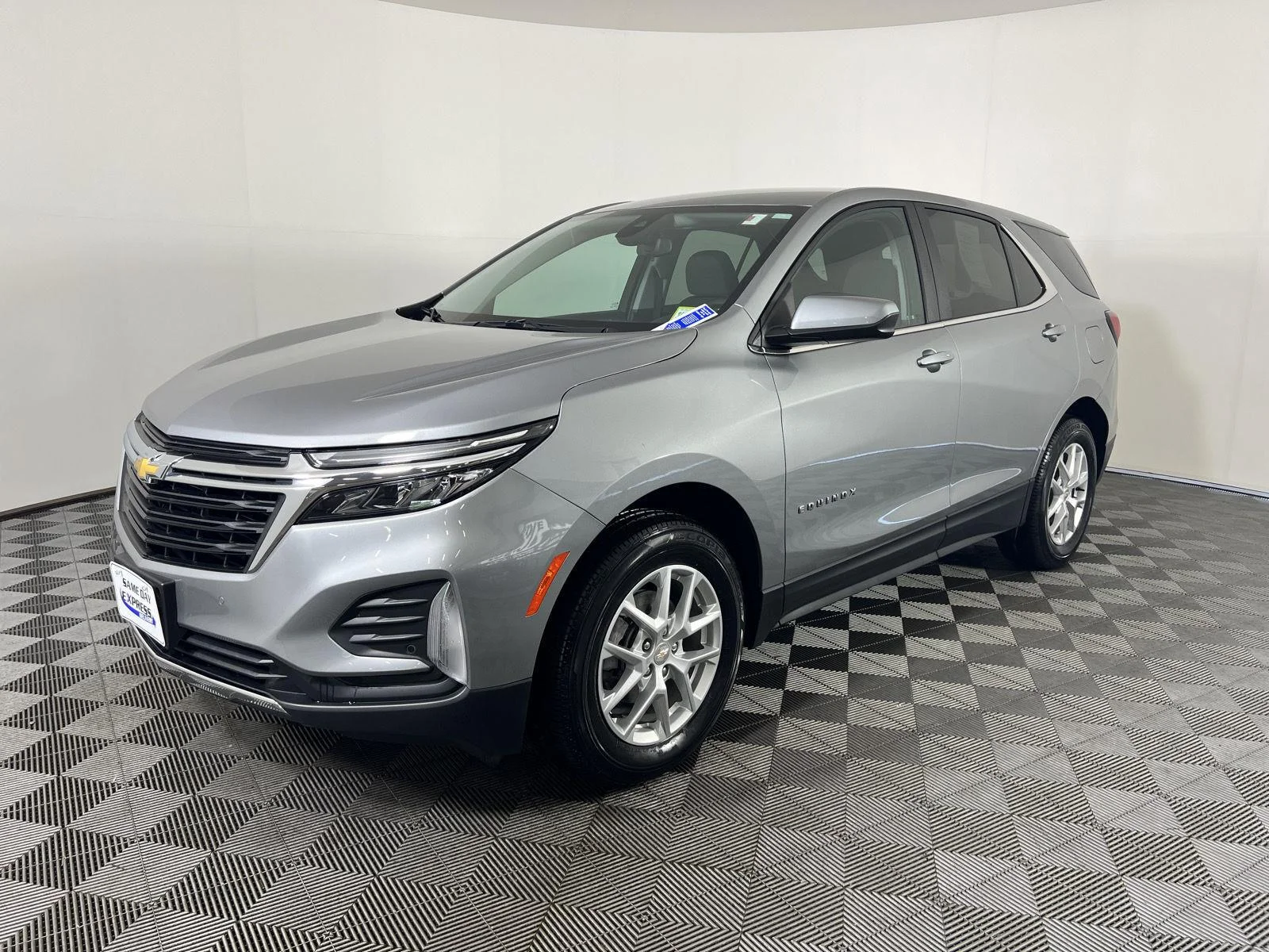 Used 2024 Sterling Gray Metallic Chevrolet LT image 30