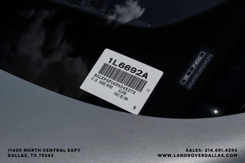 Used 2023 Hakuba Silver Metallic Land Rover SE image 60