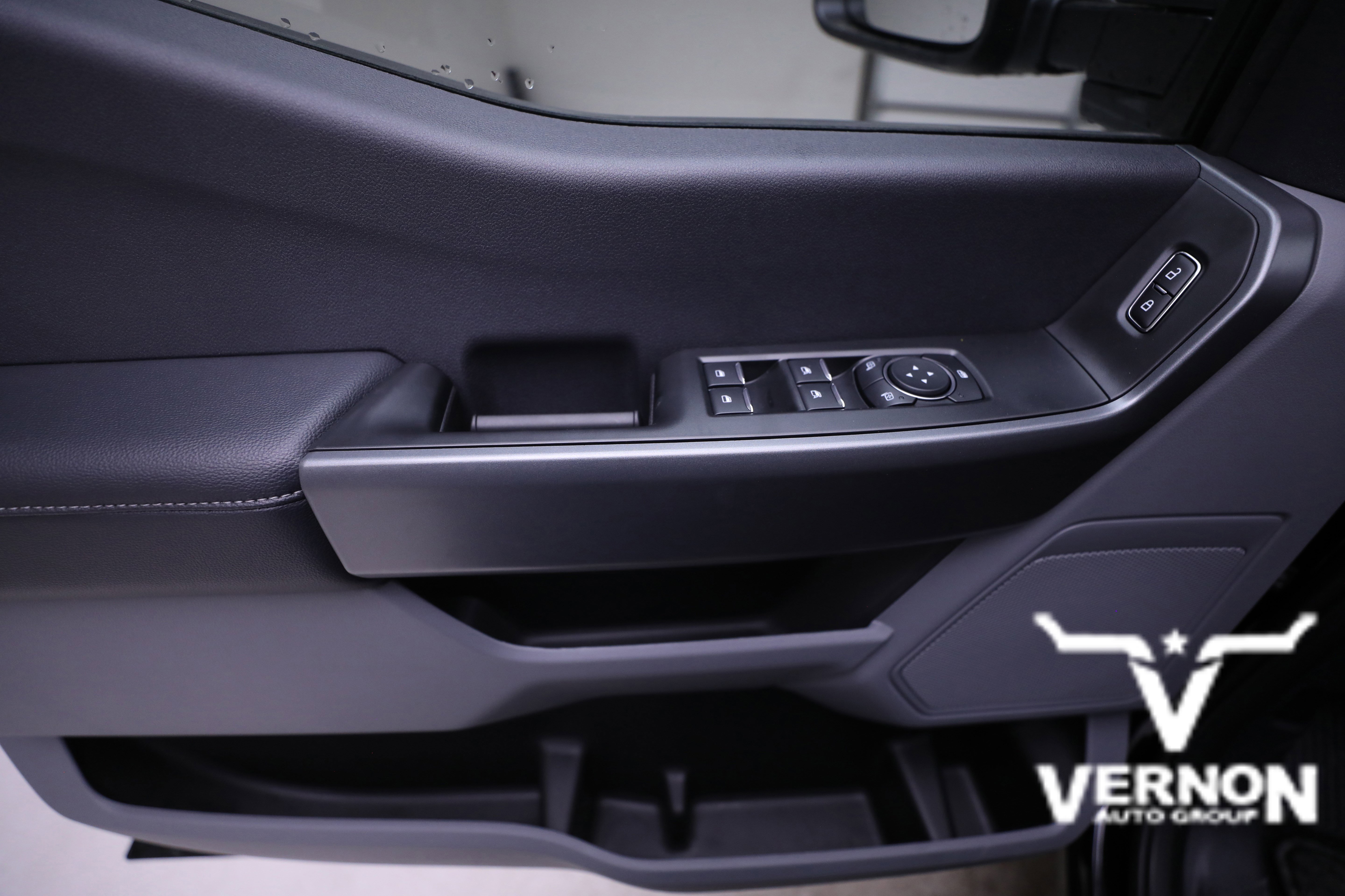 New 2026 Agate Black Metallic Ford  image 18