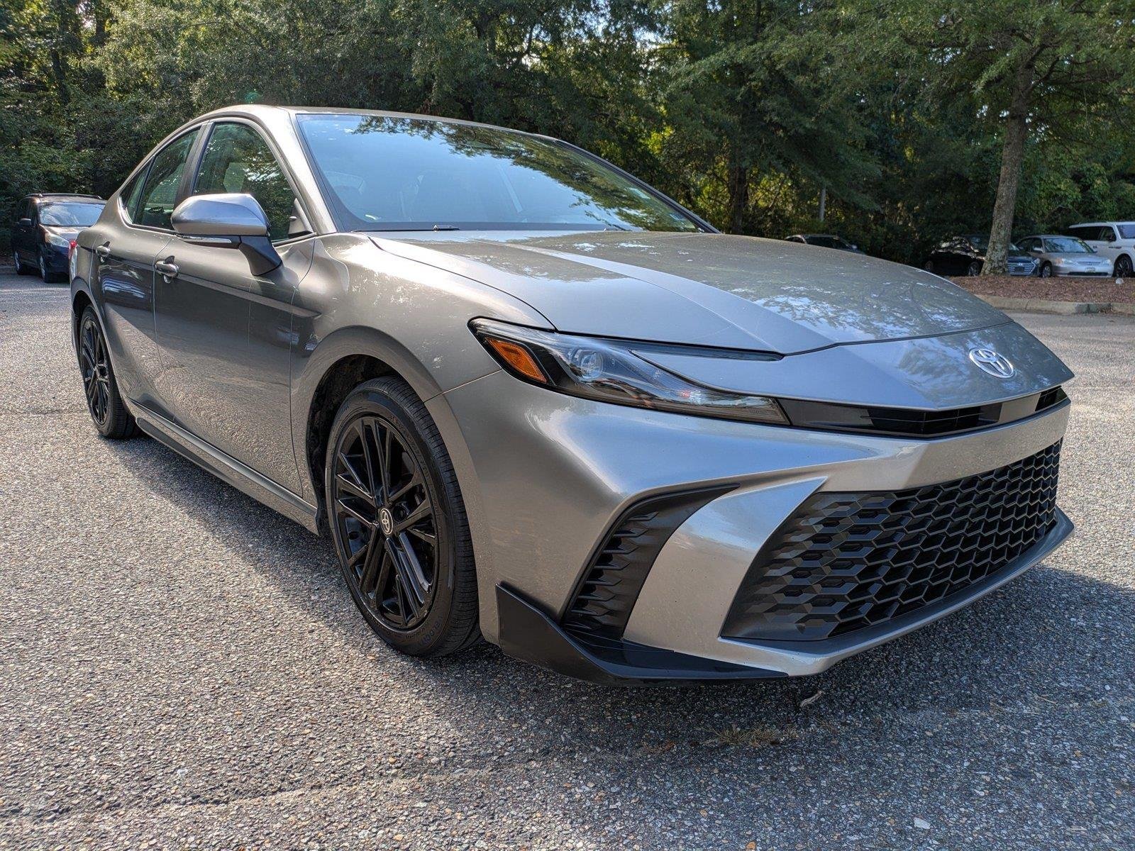 Used 2025  Toyota SE image 2