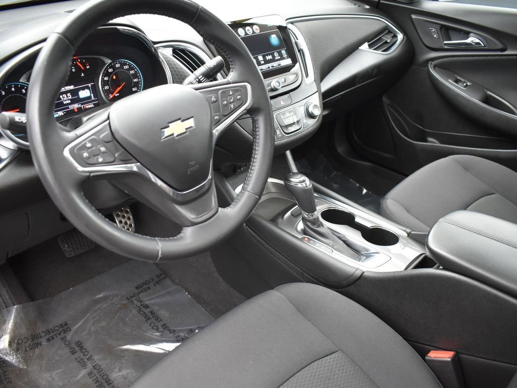 2017 CHEVROLET MALIBU - Image 11