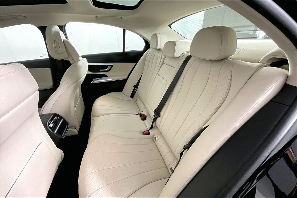 2025 Mercedes-Benz E-Class E350 - Photo 18