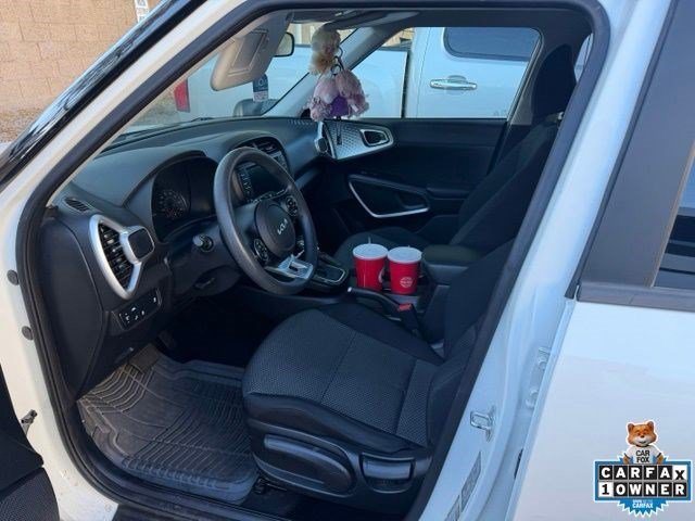 Used 2022 Snow White Pearl Kia LX image 5
