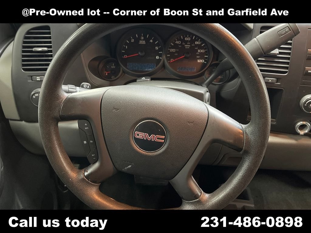 Used 2010  GMC SL image 19