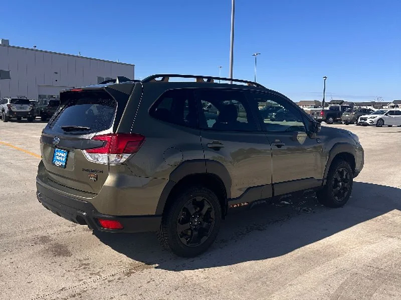 Used 2022 Autumn Green Metallic Subaru Wilderness image 5