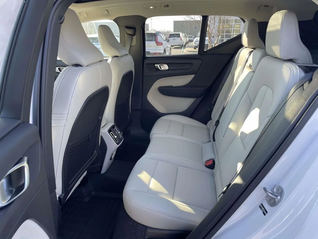 New 2026 Crystal White Volvo Ultra image 3