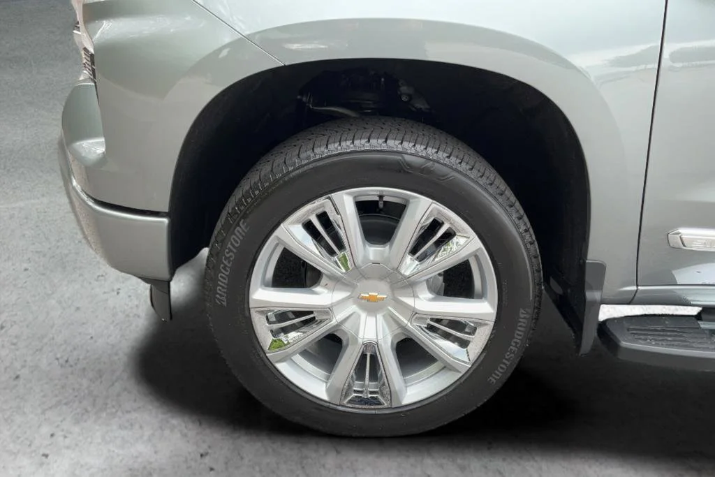 New 2026 Chevrolet Silverado 1500 High Country 4D Crew Cab