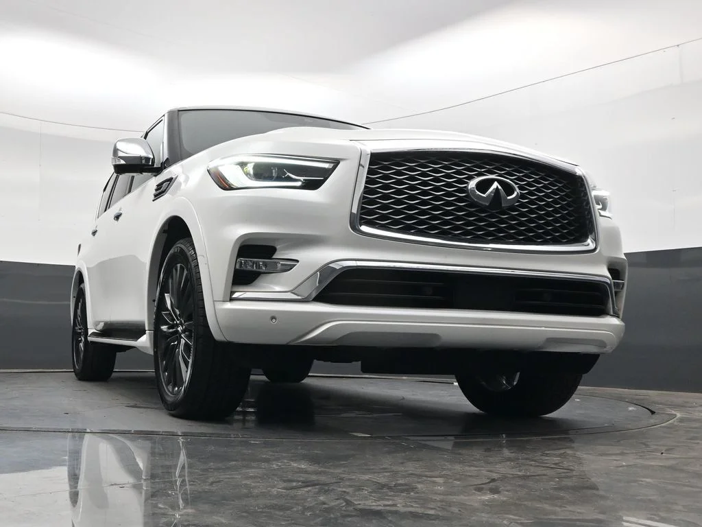 Used 2023 White INFINITI Sensory image 51