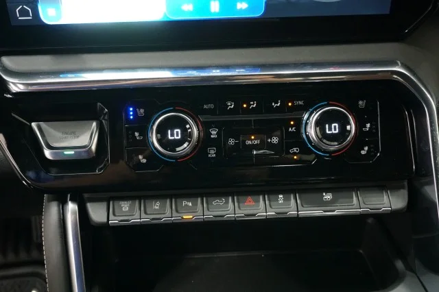 New 2026 Summit White GMC Denali Ultimate DRW image 30
