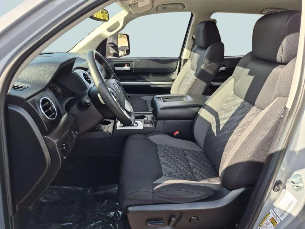 Used 2020 Cement Toyota SR5 image 21