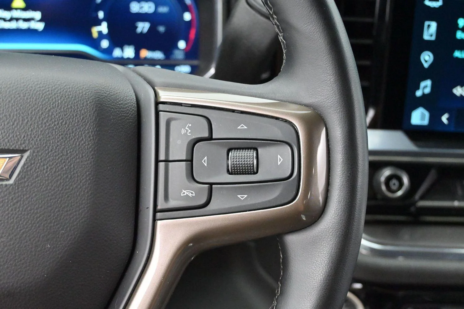 Used 2024 Summit White Chevrolet High Country image 15