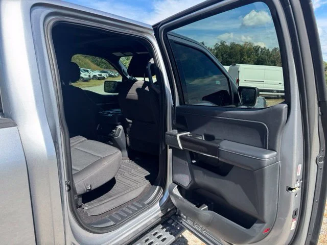 Used 2021 Silver Ford XLT image 14