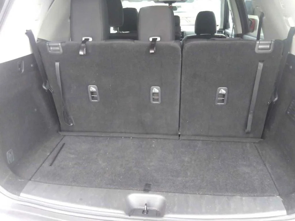 Used 2024 Silver Nissan SV image 4