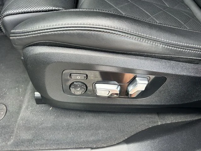 Used 2024 Black BMW sDrive40i image 25