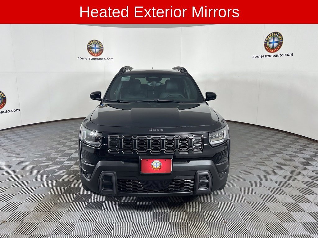 New 2026 Diamond Black Crystal Pearl-Coat Exterior Paint Jeep Laredo image 15