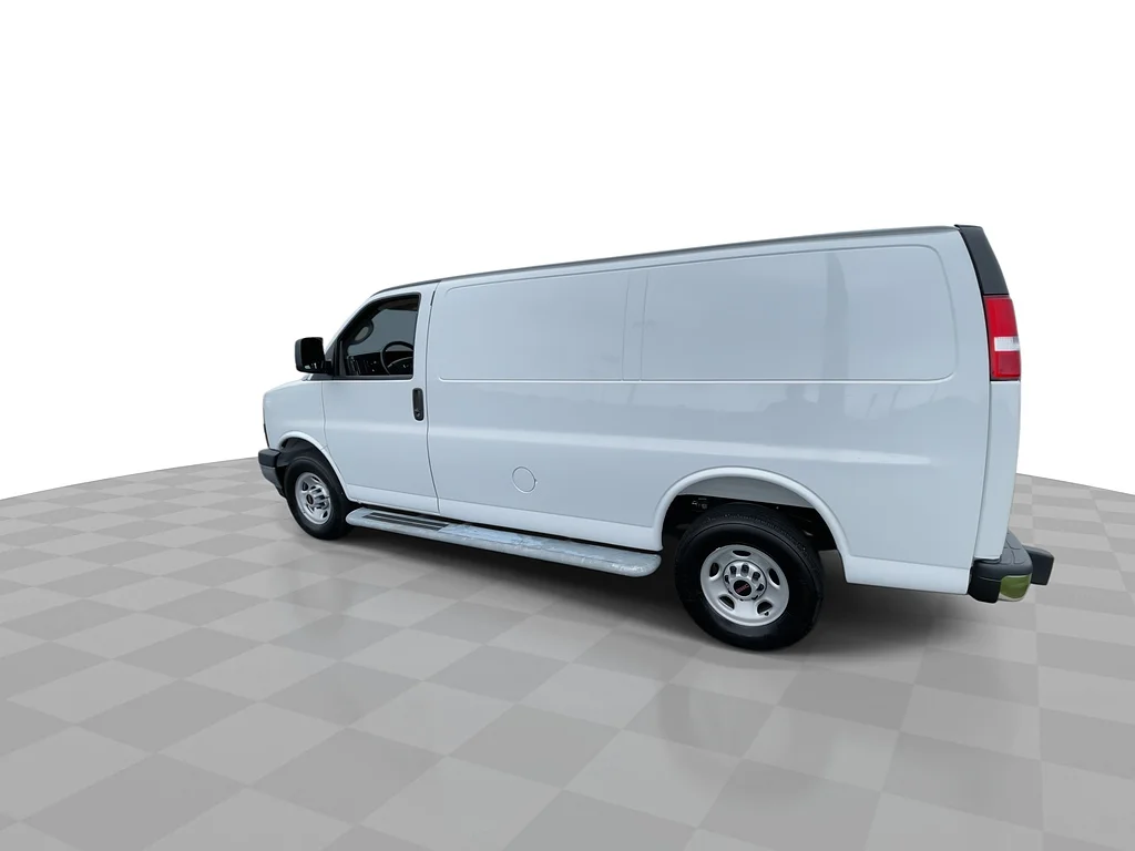 Used 2025 Summit White GMC 2500 image 7