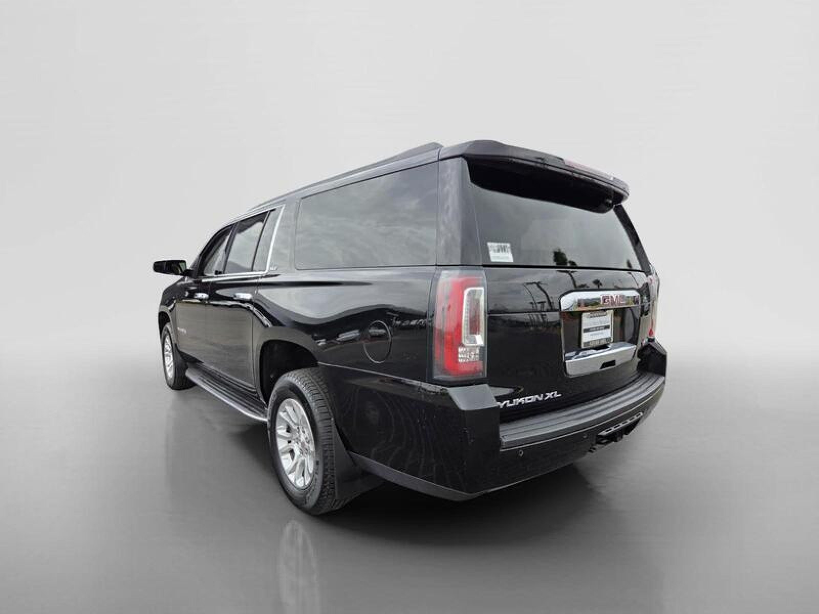 Used 2019 Onyx Black GMC SLT image 3