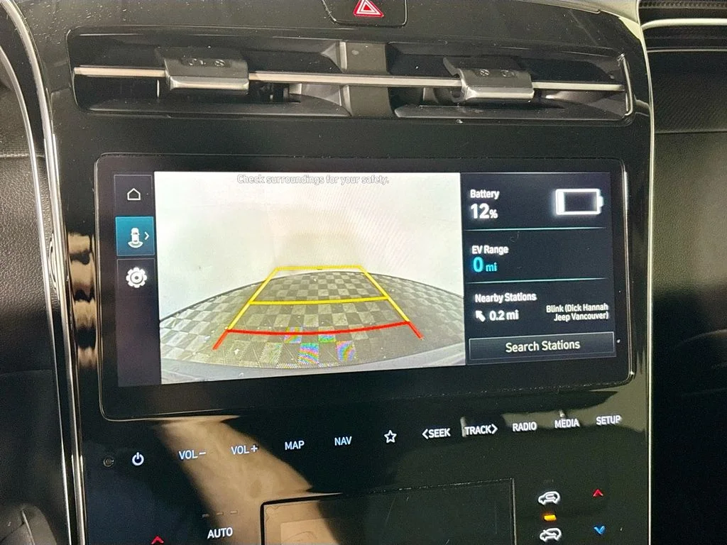 Used 2024 Black Hyundai SEL image 17