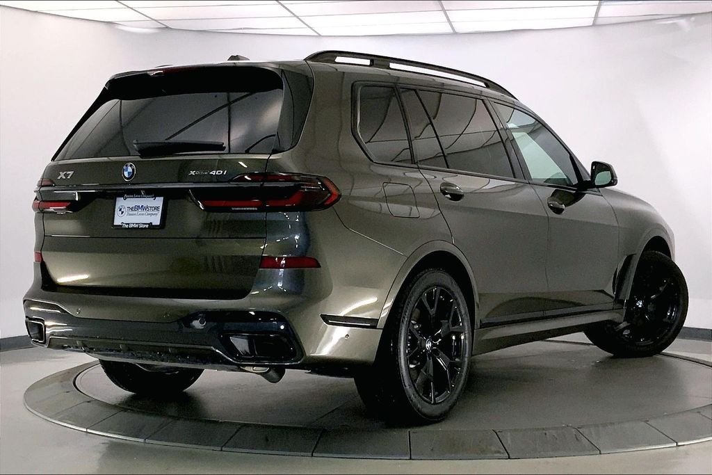 Used 2026 Manhattan Green Metallic BMW  image 12