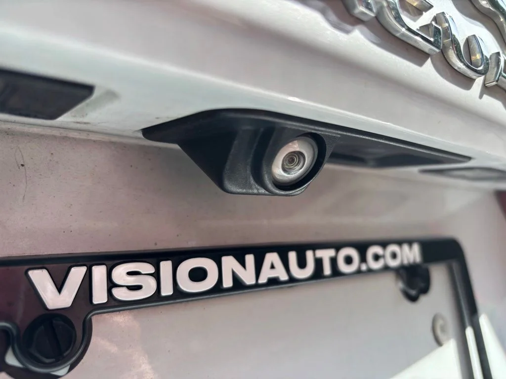 Used 2018  Jaguar 35t Portfolio Limited Edition image 16
