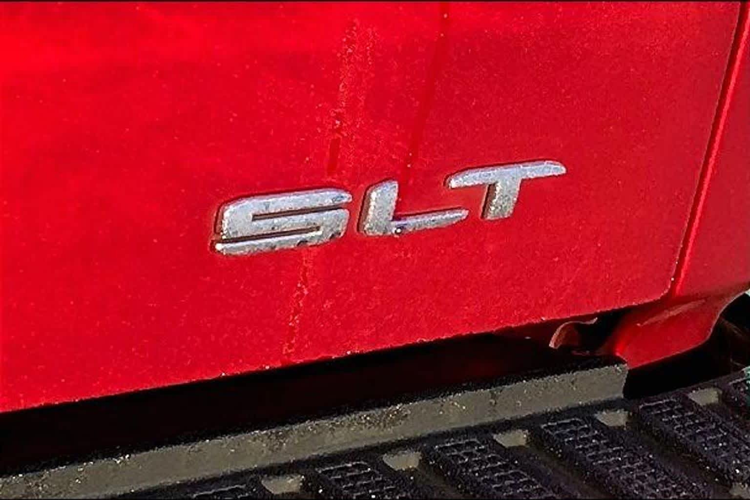 Used 2021 Cayenne Red Tintcoat GMC SLT image 9