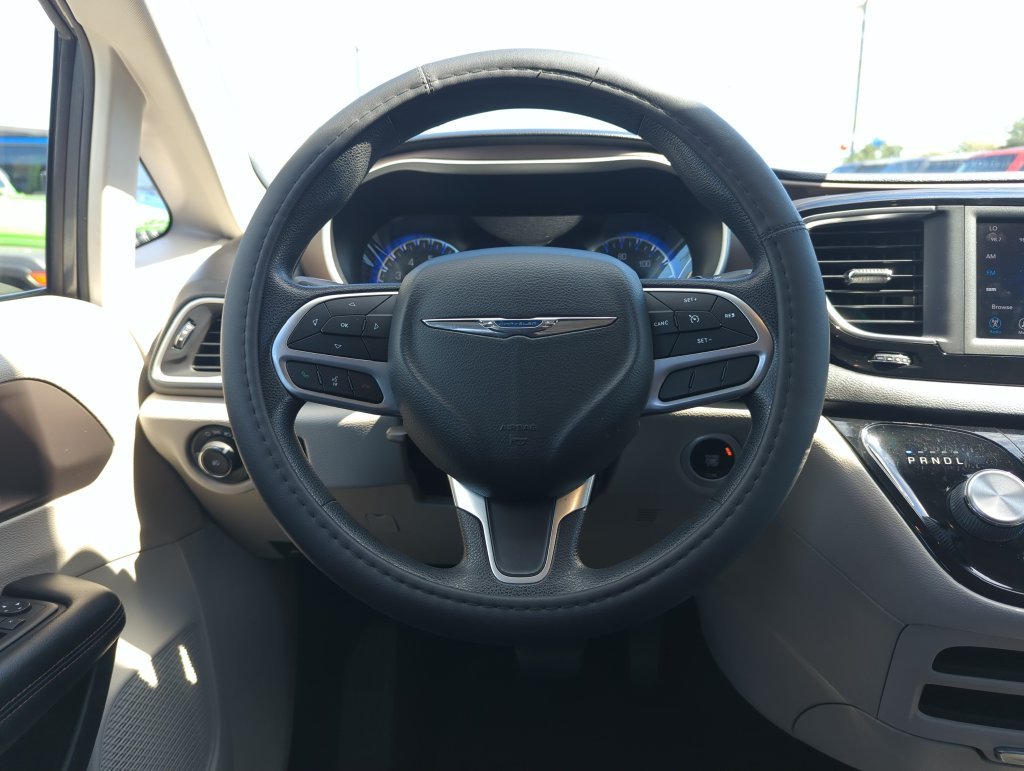 Used 2019 Gray Chrysler Touring Plus image 16