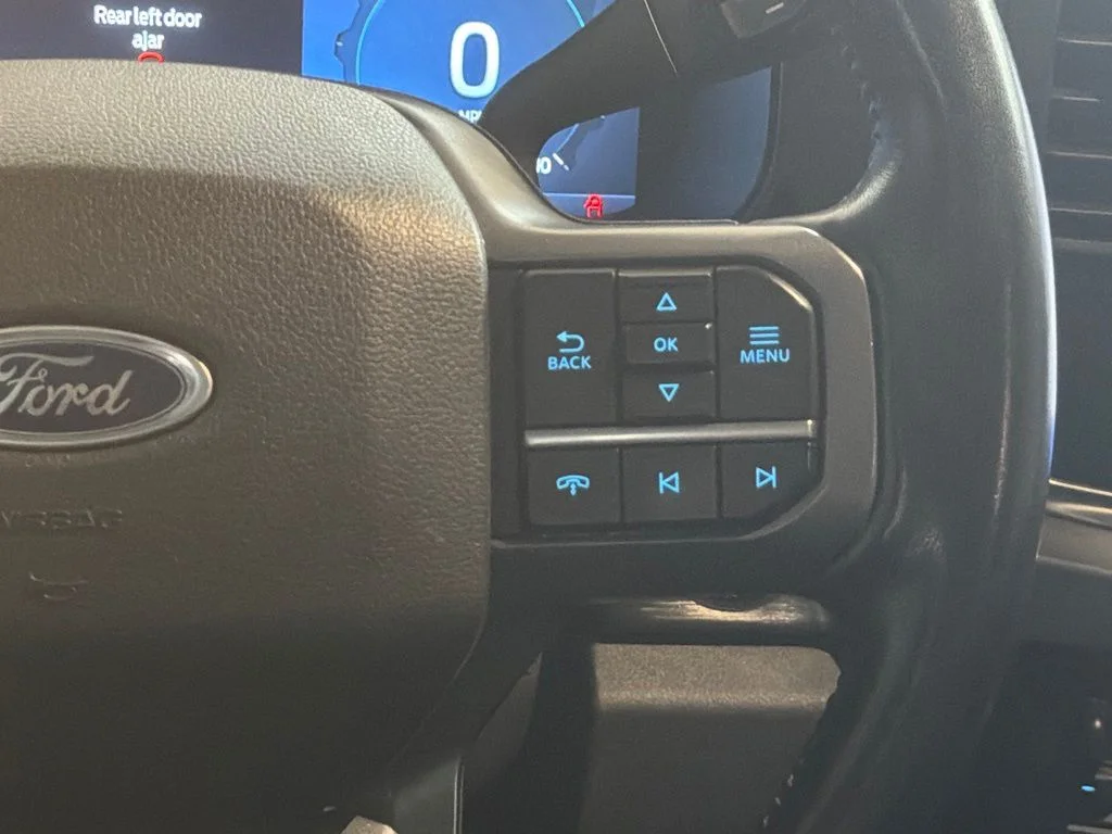 Used 2023 Iconic Silver Metallic Ford Lariat image 18