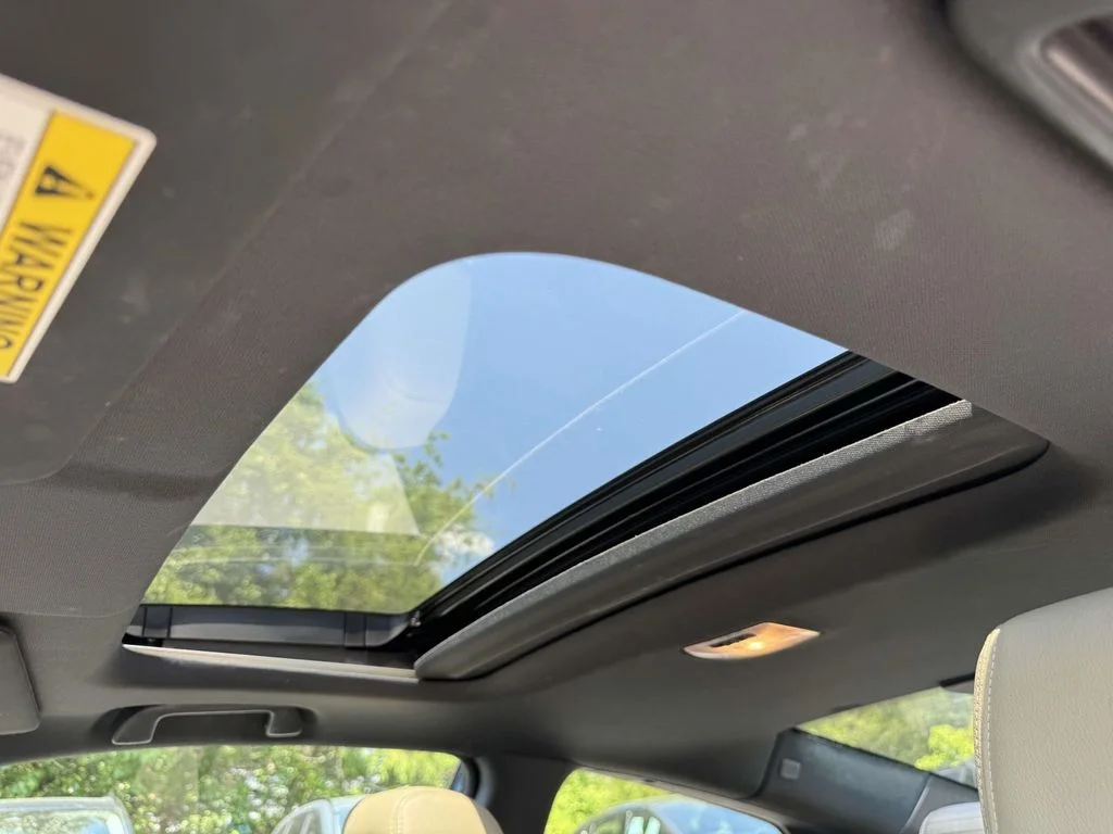 Used 2016  Honda Touring image 4