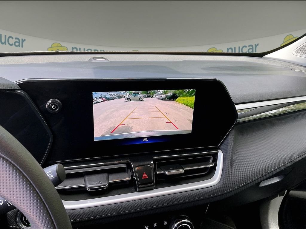 Used 2025 White Chevrolet LT image 16