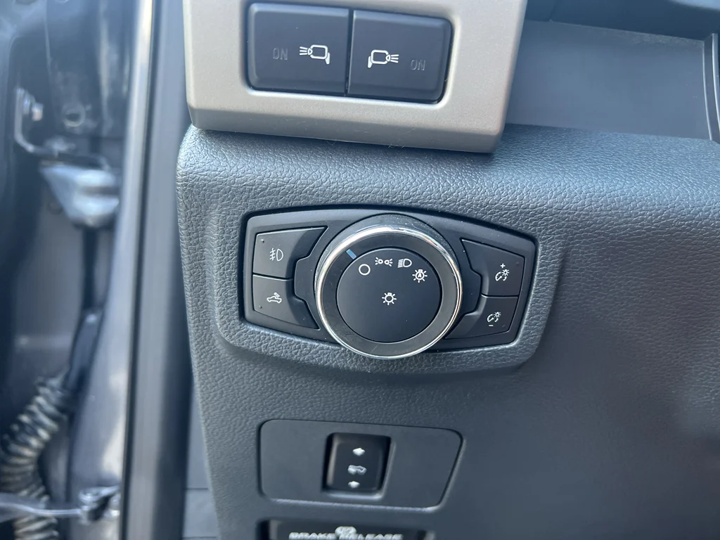 Used 2022 Carbonized Gray Metallic Ford LARIAT image 22