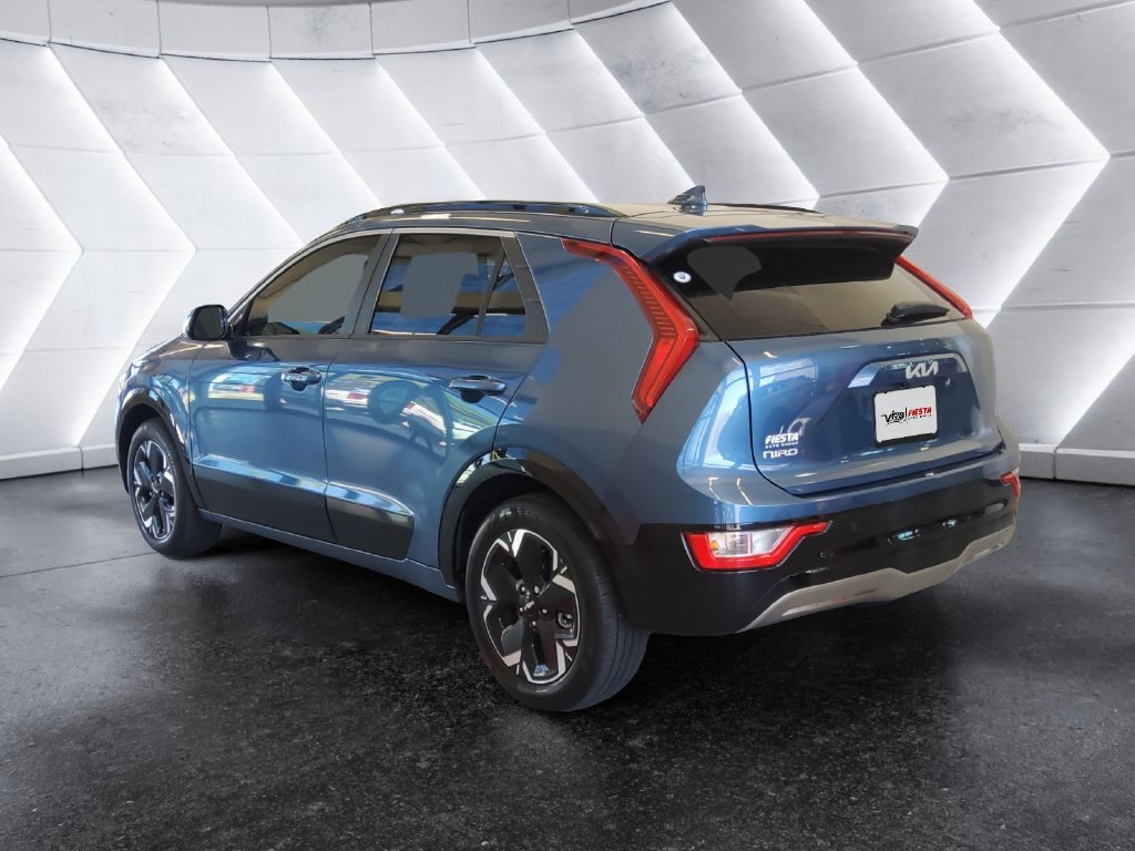 Certified Used 2025 Blue Kia Wind image 6