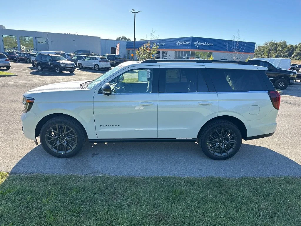 New 2027 White Ford Platinum image 7