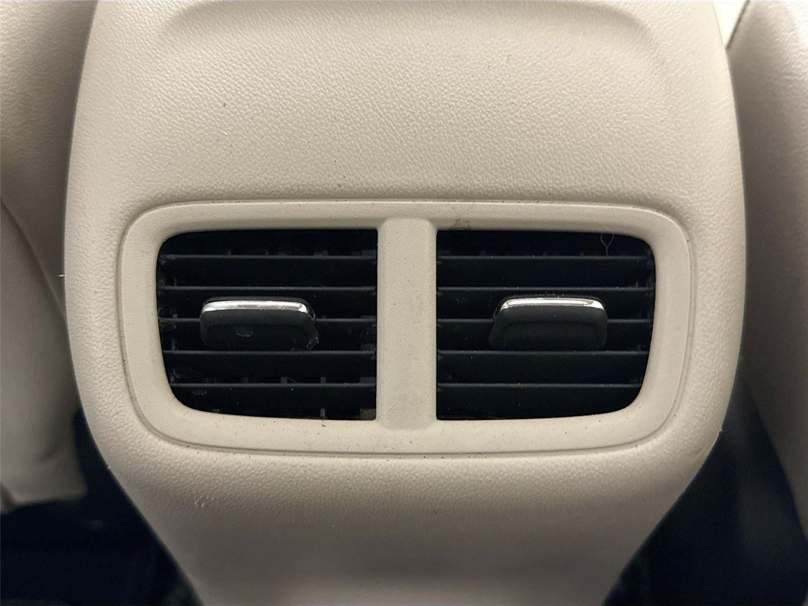 Used 2018 White Frost Tricoat Buick Essence image 37