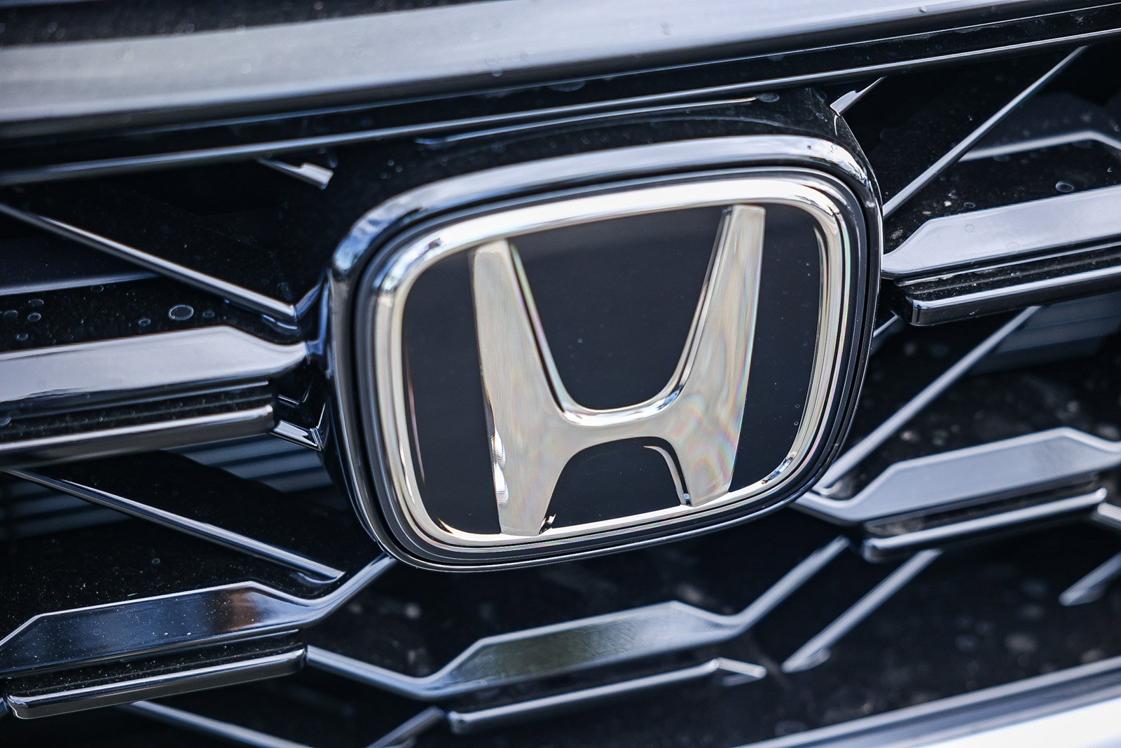 New 2027 Platinum White Pearl Honda Sport Touring AWD image 14