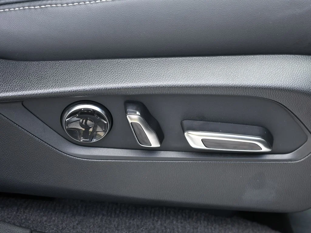 Used 2025 Black Acura Technology Package image 29
