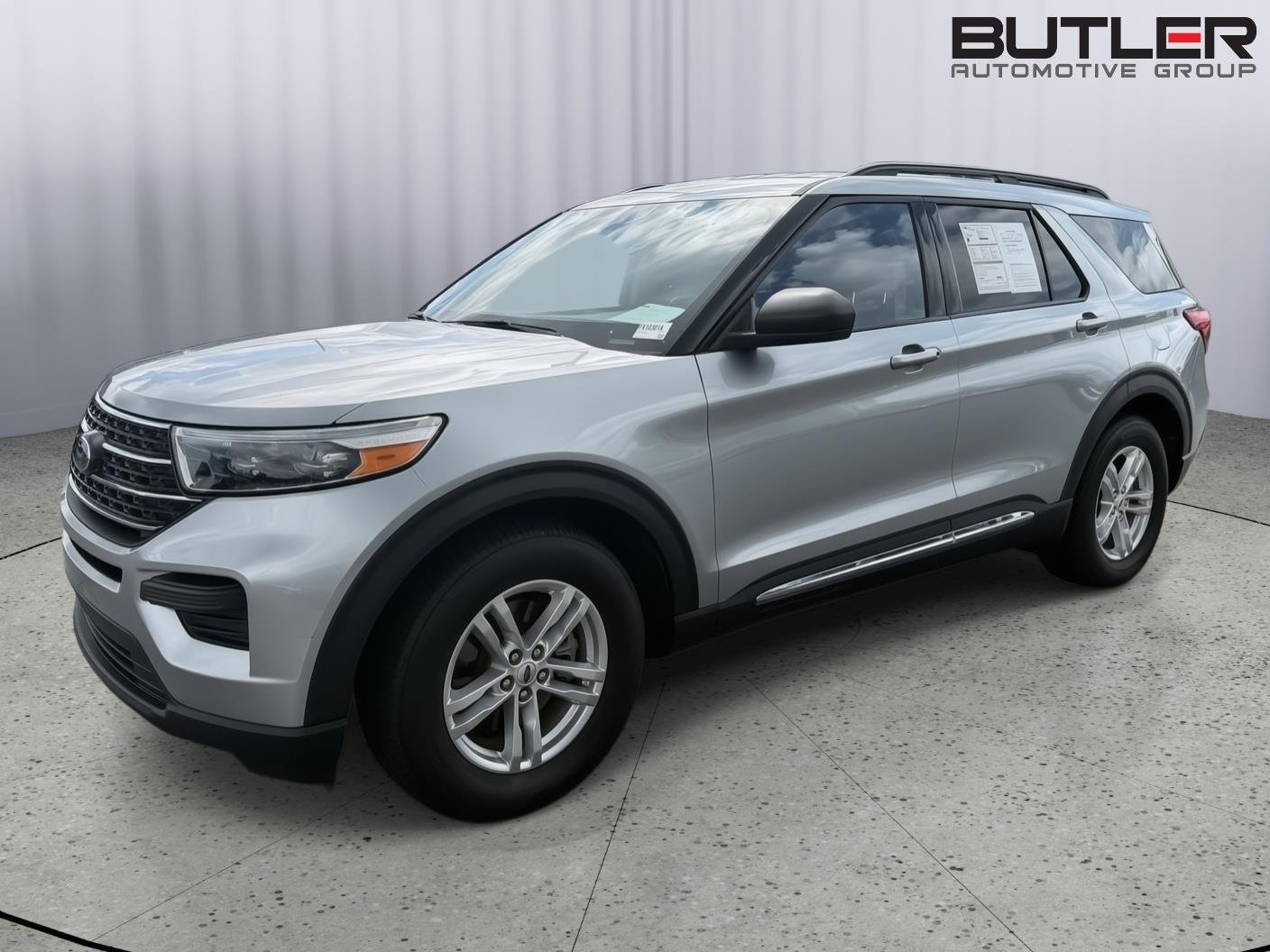 Used 2023 Iconic Silver Ford XLT image 1