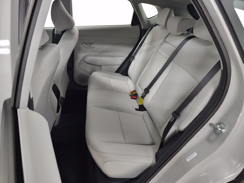 2025 Hyundai Kona SE - Photo 28