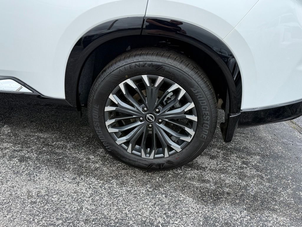 New 2026 Everest White Pearl TriCoat Nissan Platinum image 41