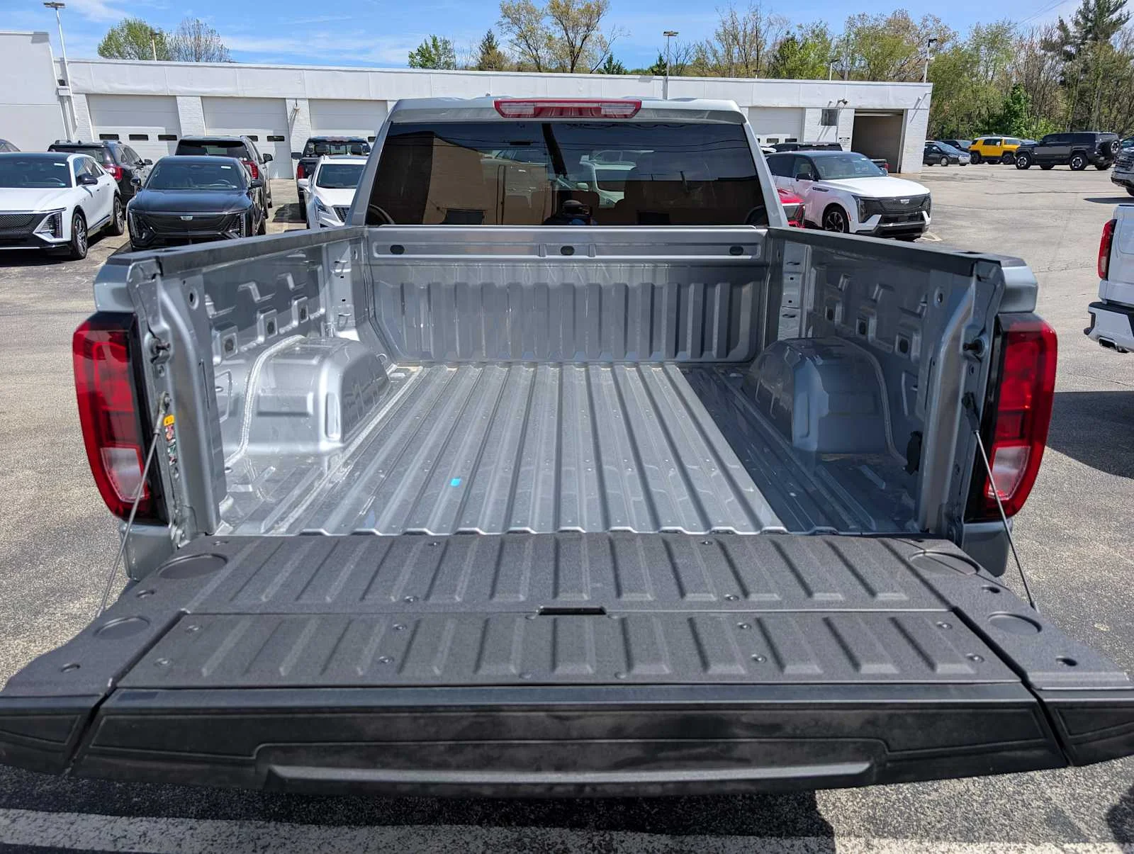 New 2026 Sterling Metallic GMC Elevation image 7