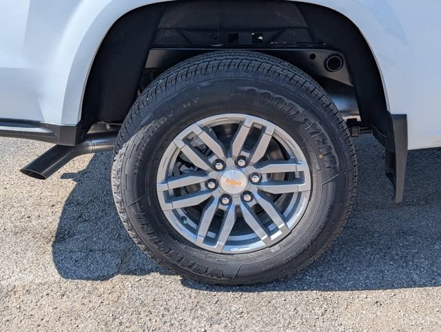 New 2026 Summit White Chevrolet LT image 3
