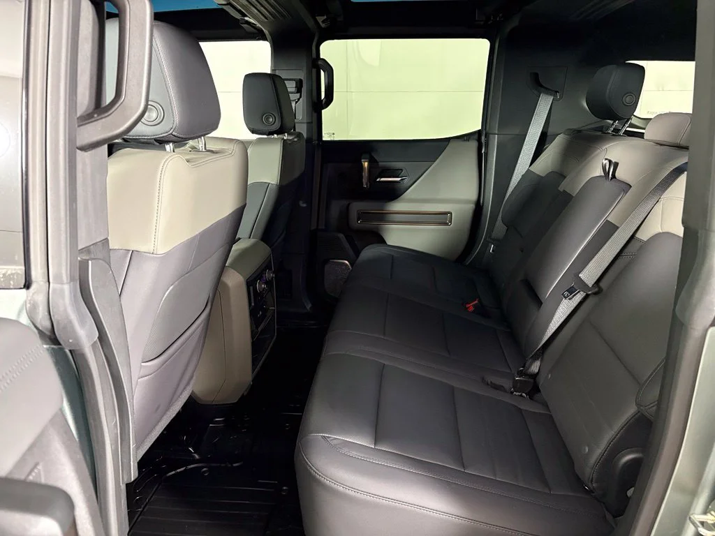 Used 2024 Green GMC 3X image 40