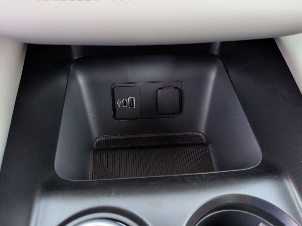New 2026 Space White Metallic Ford Active image 29