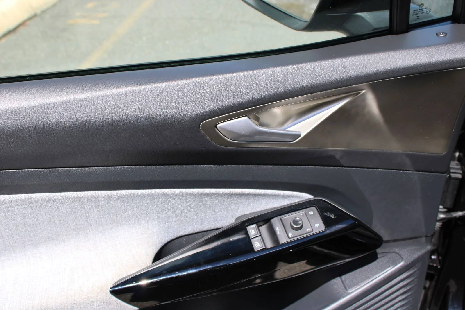 Used 2023  Volkswagen Pro image 10