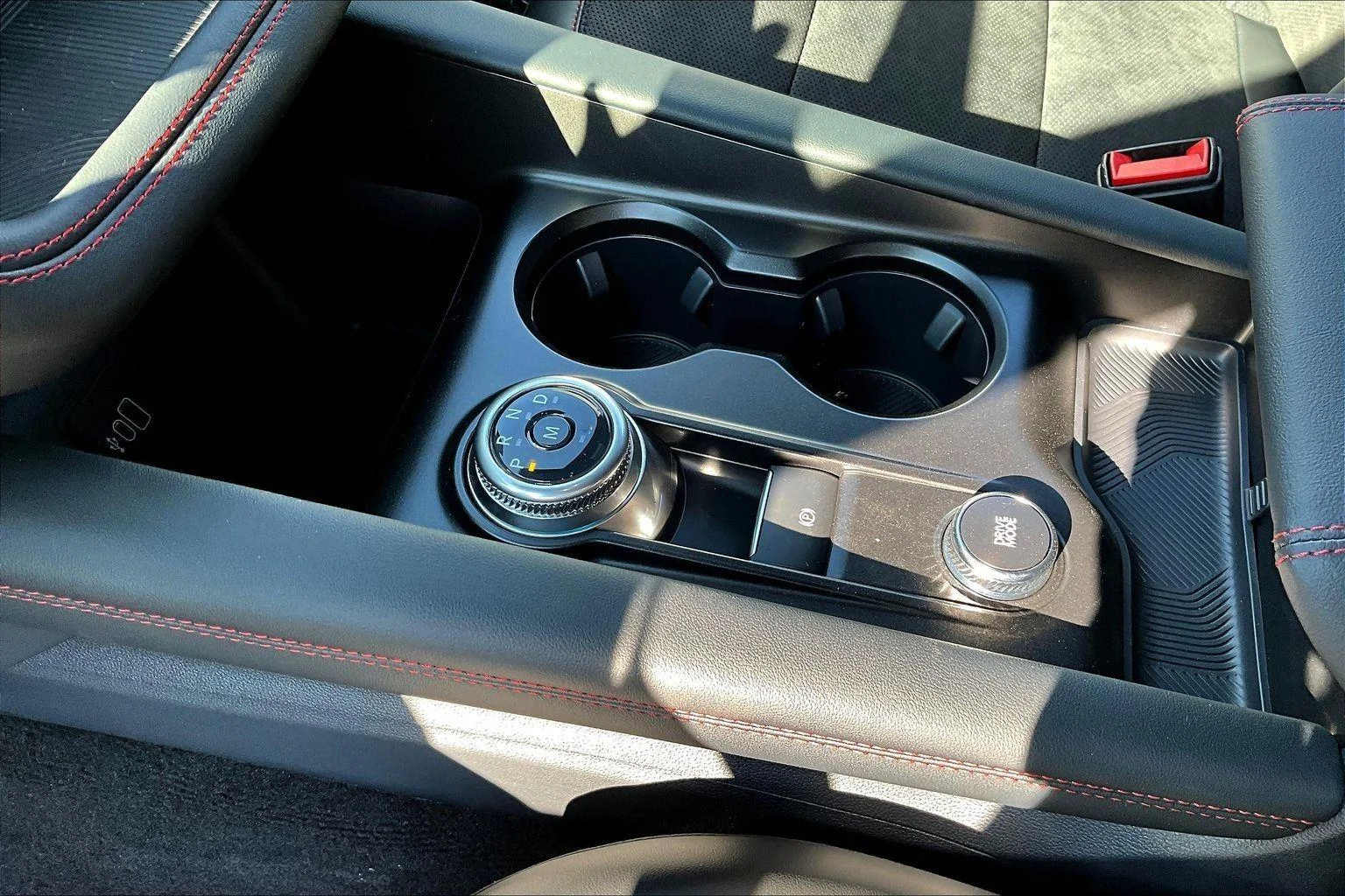 2026 Ford Explorer ST - Photo 8