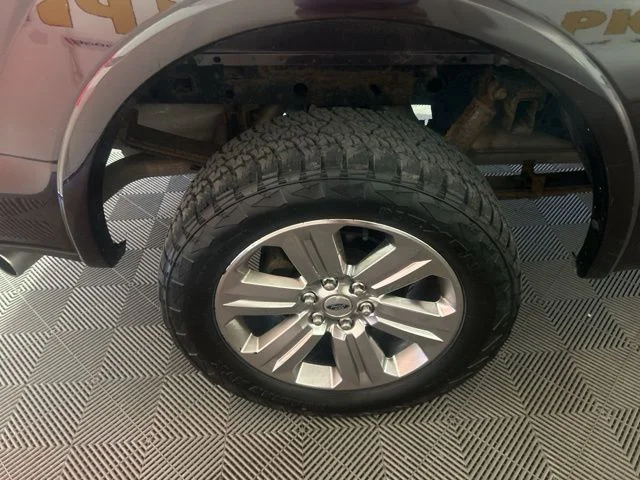 Used 2018 Red Ford Lariat image 43