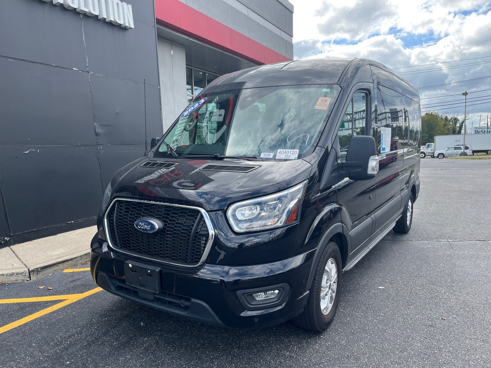 2023 Ford Transit XLT photo 2