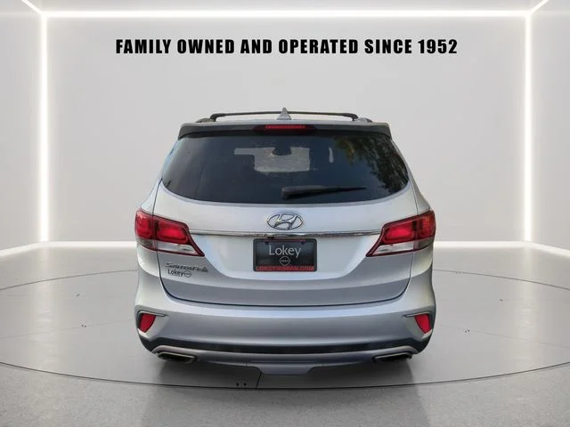 Used 2018 Silver Hyundai SE image 5